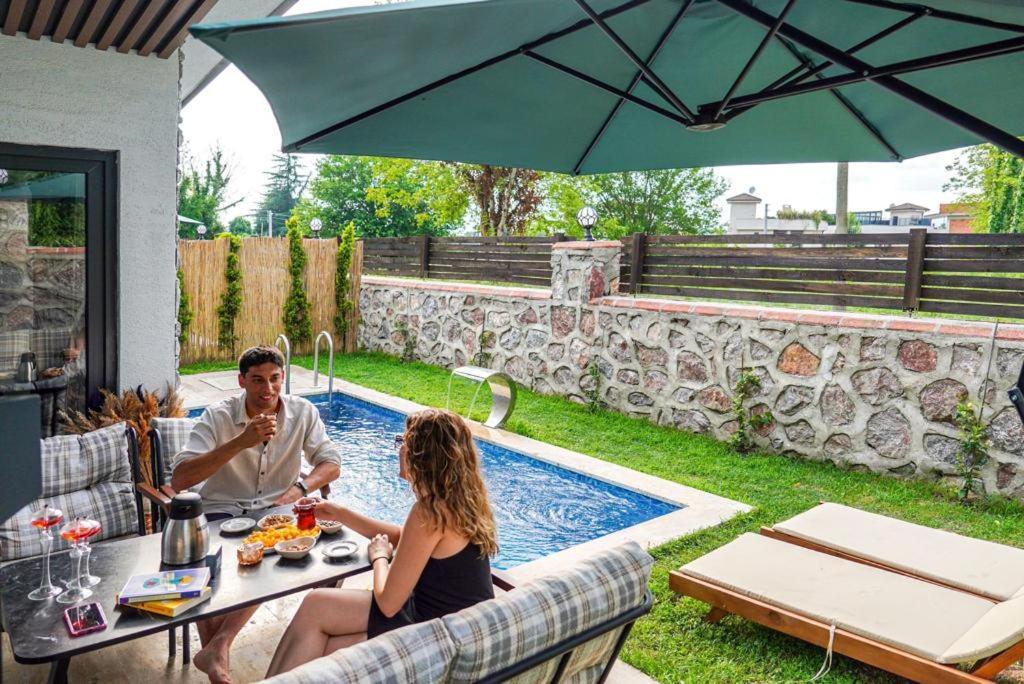 Vital Home Sapanca Isitmali Havuzlu Villa&Bungalov Esterno foto