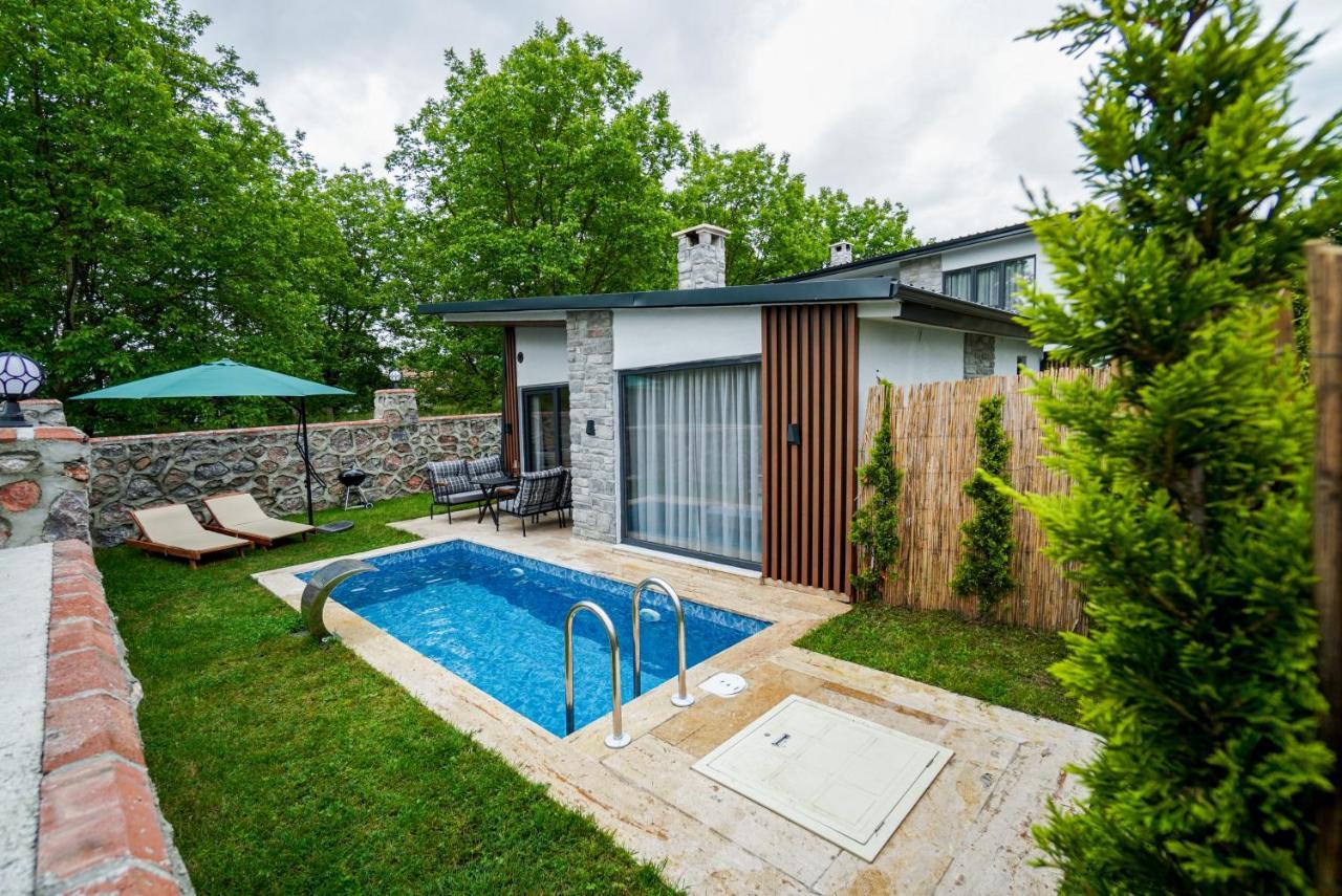 Vital Home Sapanca Isitmali Havuzlu Villa&Bungalov Esterno foto