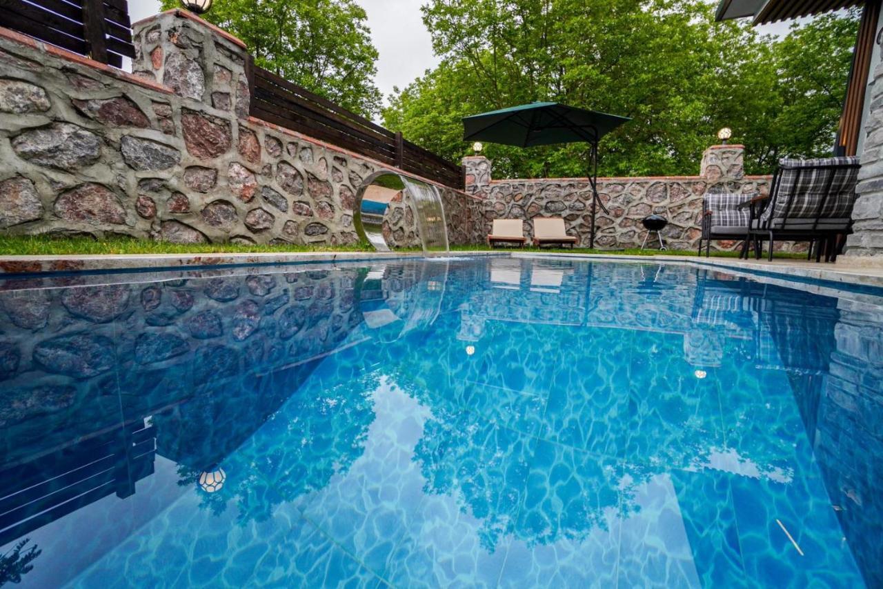Vital Home Sapanca Isitmali Havuzlu Villa&Bungalov Esterno foto