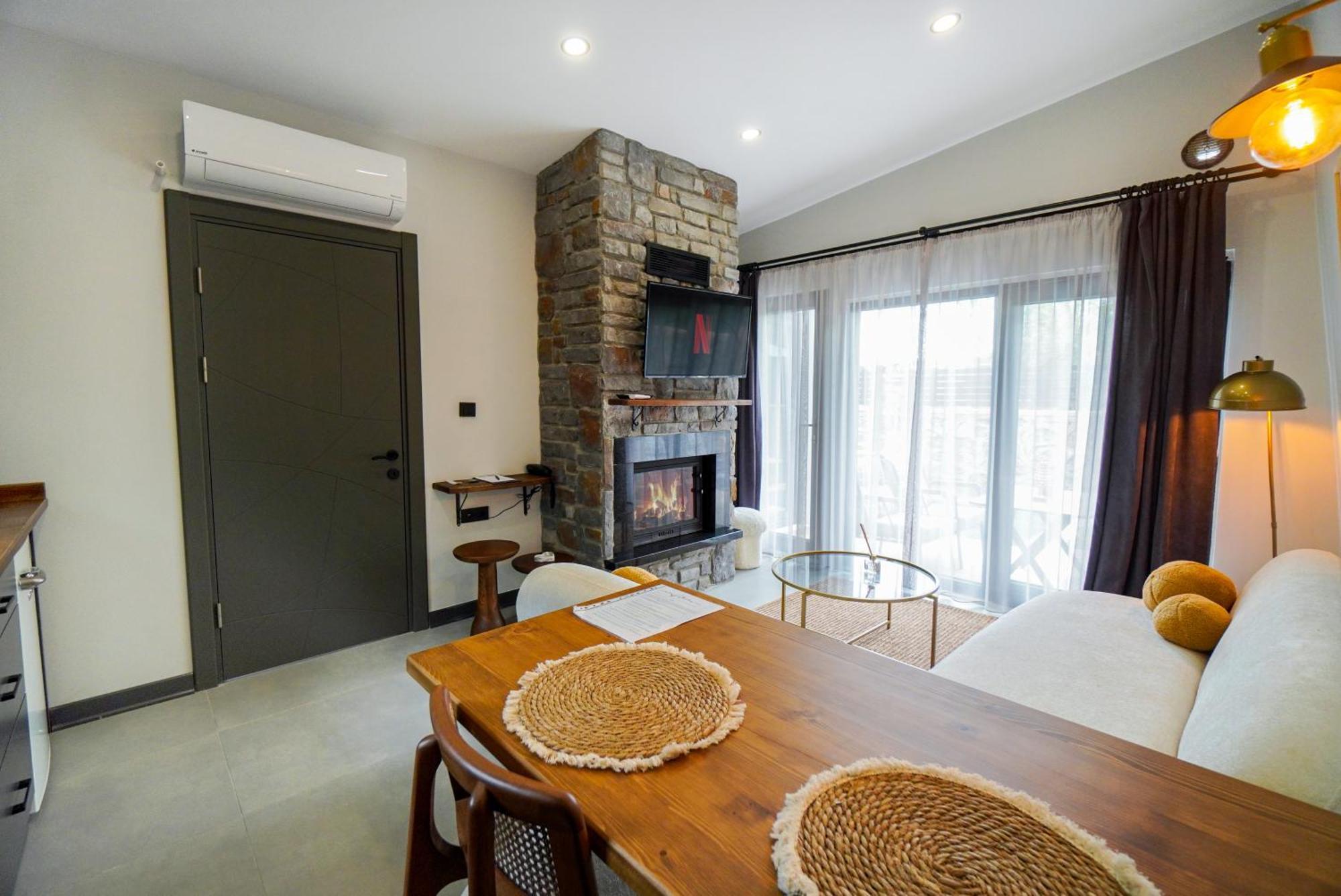 Vital Home Sapanca Isitmali Havuzlu Villa&Bungalov Esterno foto