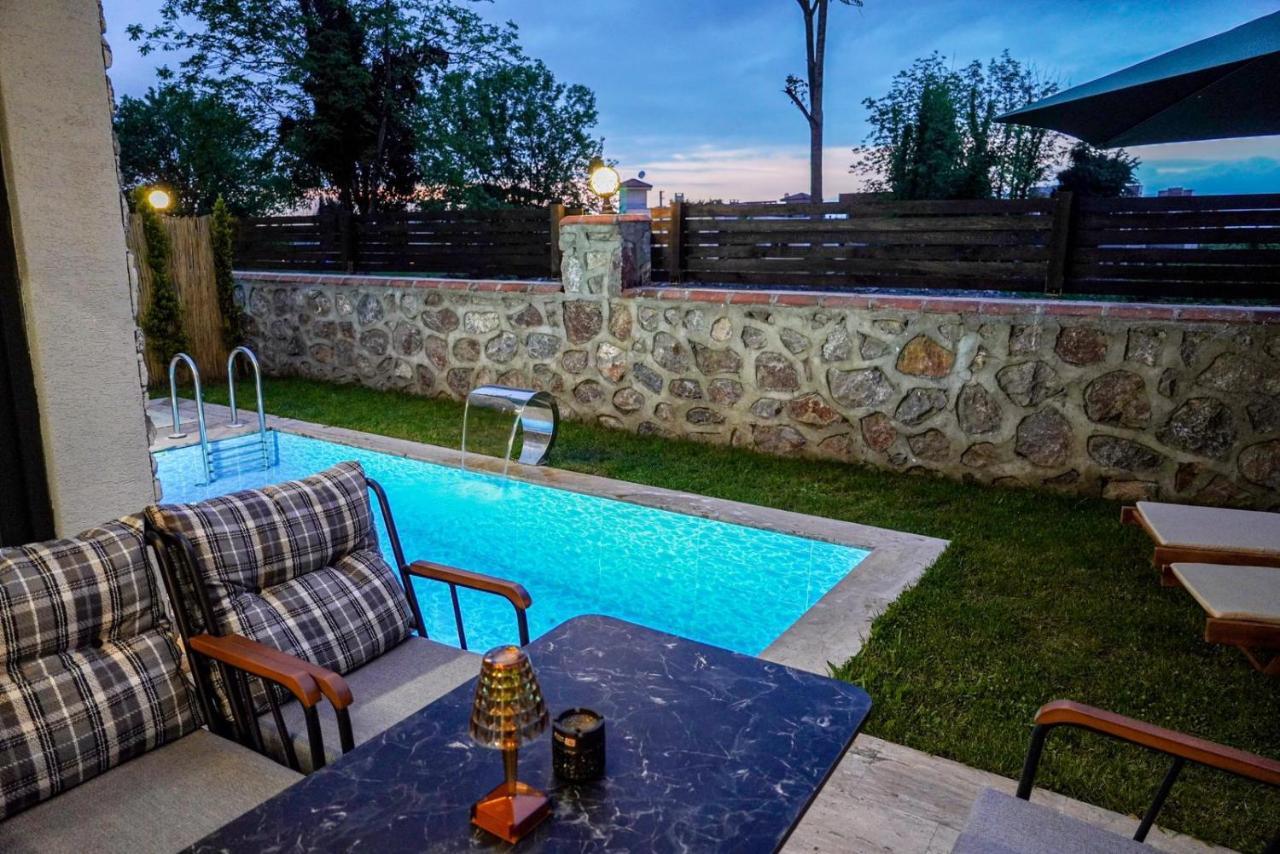 Vital Home Sapanca Isitmali Havuzlu Villa&Bungalov Esterno foto