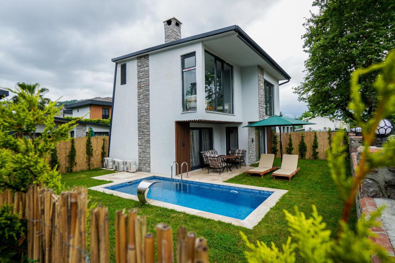 Vital Home Sapanca Isitmali Havuzlu Villa&Bungalov Esterno foto