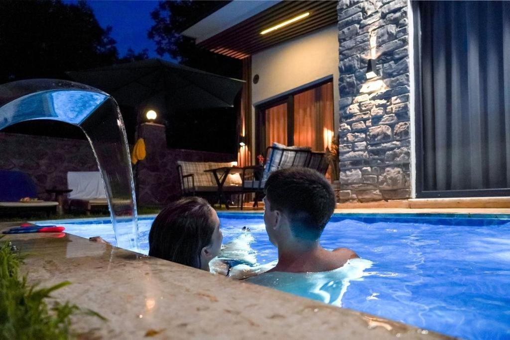 Vital Home Sapanca Isitmali Havuzlu Villa&Bungalov Esterno foto