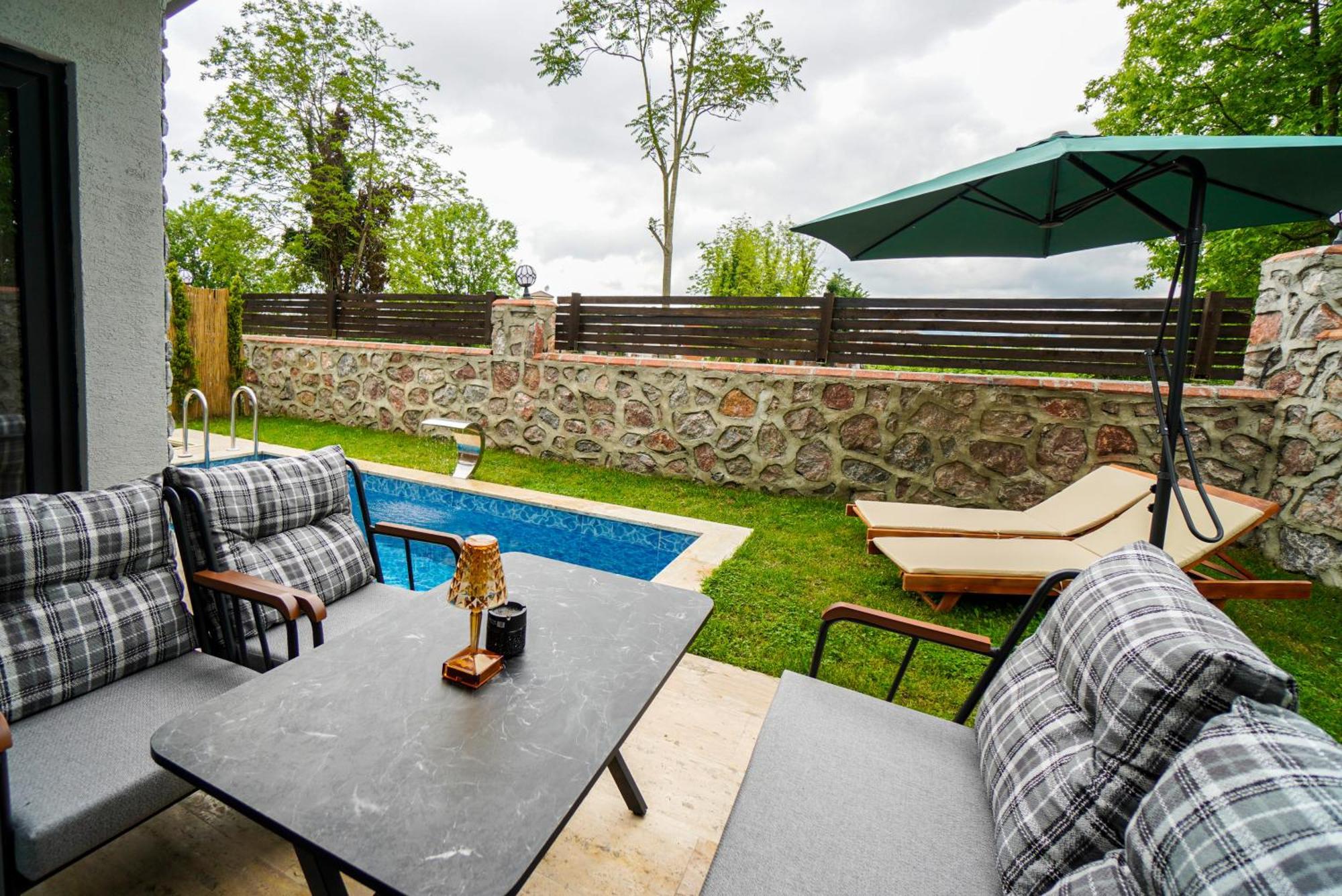 Vital Home Sapanca Isitmali Havuzlu Villa&Bungalov Esterno foto